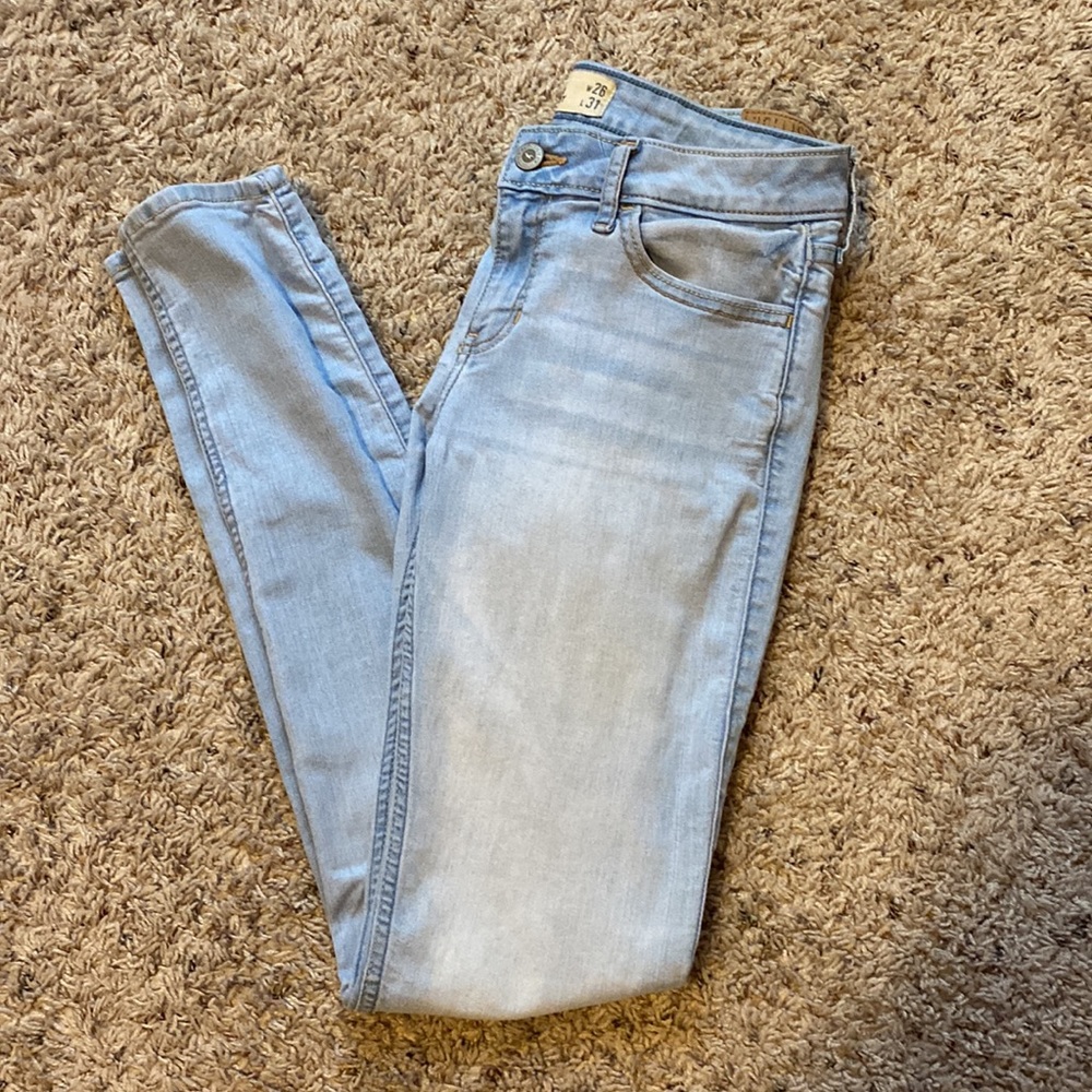 Hollister light wash low rise super skinny jeans size 3R
